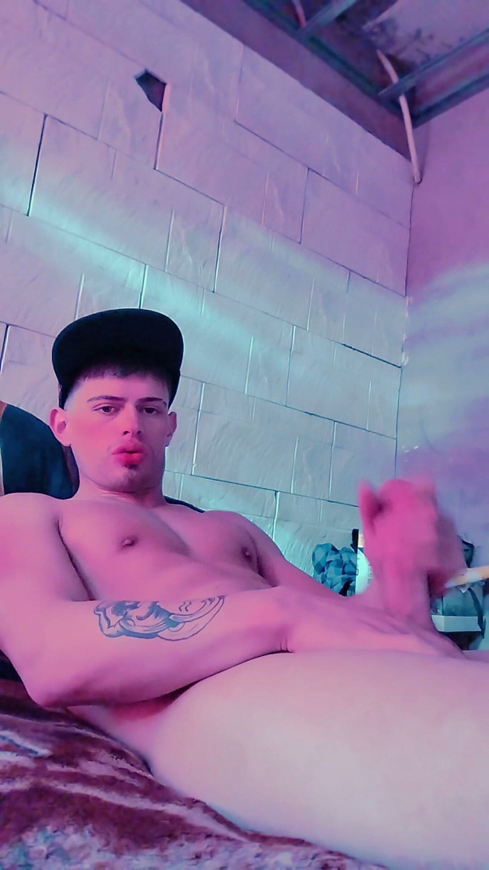 Soy Bruno: I Masturbate in My Friend's Room Until I Ejaculate