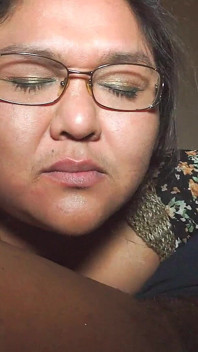 Faceclapping Dee's Face