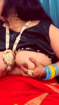 Adegan video tante seksi india super hot dientot habis-habisan sampai dicrot di dalam