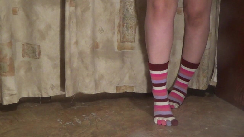Goddess Misha Goldy: Feets , calf muscle and walking on toes fetishes in cute...