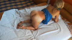 Selena701: Selena pózuje a potěšení z postele