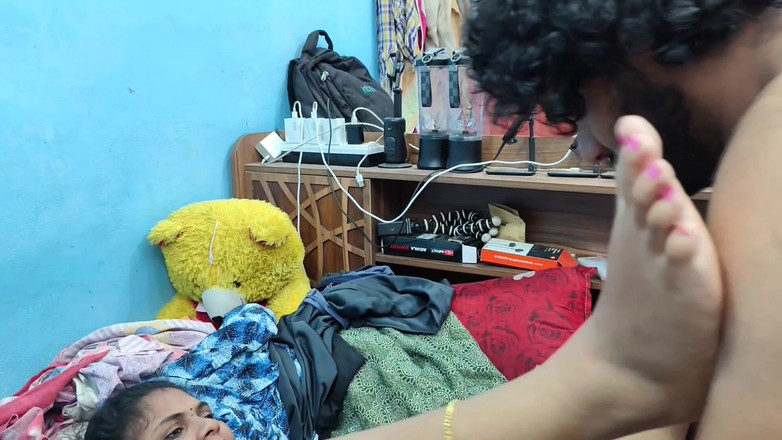 Vaigavarun45: Nevlastní máma a nevlastní syn sexy šukají, zatímco manželka není doma,...