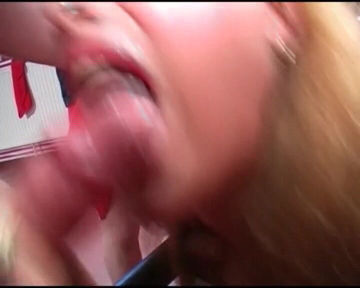 German Amateur Videos: Nena amateur de Alemania follada duro por pocos chicos