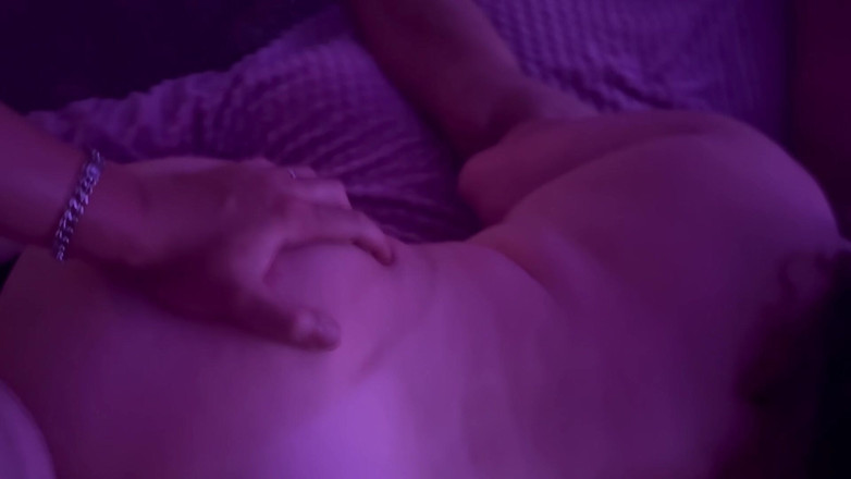 GamingCouple: 2명의 남자와 스핏로스트를 좋아하는 두꺼운 마누라