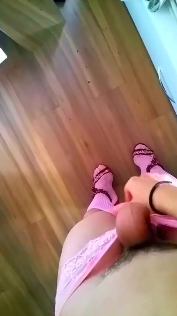 KittyHot: Sissy kitty enorme cazzo rigonfiamento
