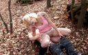 Alfacontent: Blond dziwka z dużym tyłkiem zostaje zerżnięta w lesie