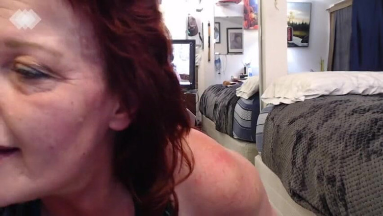 dawnskye1962: V240 styl jíst cukrový bonbang a jogurt. Mňam mňam se...