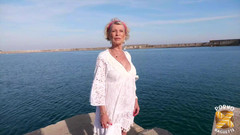 Porno Baguette: Eva de 70 años todavía quiere dos pollas hermosas