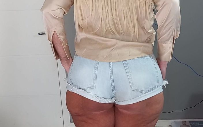 Sexy ass CDzinhafx: Pantat seksiku di balik celana pendek