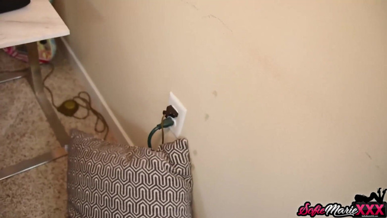 Sofie Marie: Safada milf Sofie Marie pulverizada com porra depois de bbc...