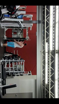 Spor salonunda komandoya gidiyor