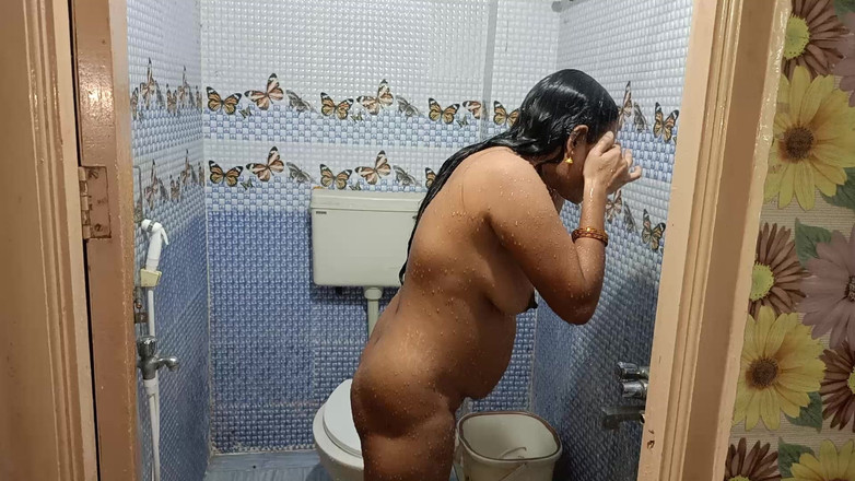 Telugu Couple: Indiancă bhabhi reală sexy care face duș după sex - mătușă...