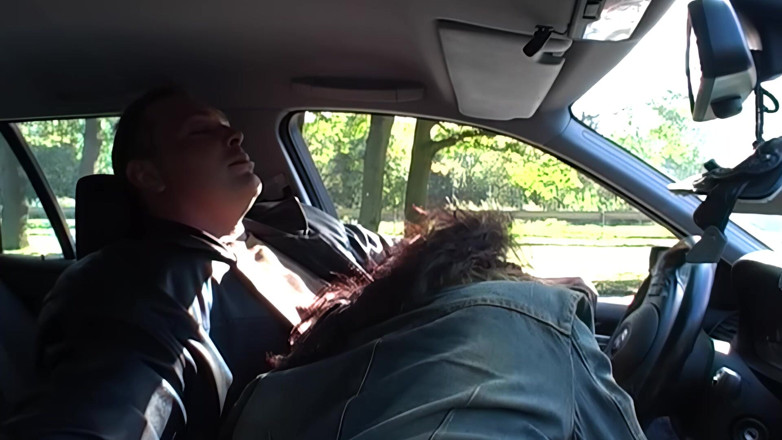 Gang Bang Germany: สาวร่านโดนเย็ดจัดหนักในรถและเอาท์ดอร์โดยหนุ่มๆ หลายคน