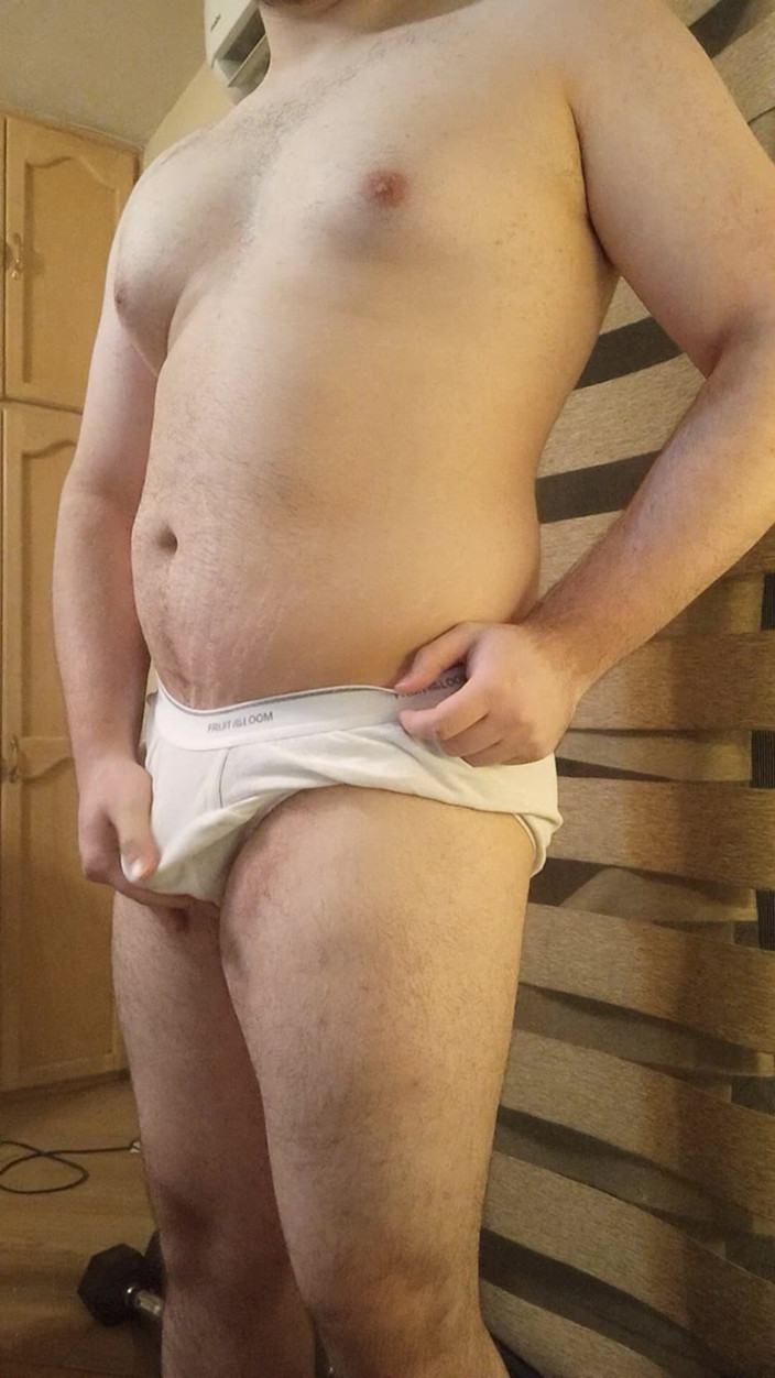 Himbo_Fox: Muscular Stallion hebt Gewichte