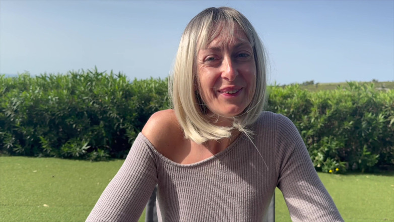 Video Porno One: レナ、トゥール出身の40歳の熟女!
