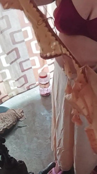 Mandi bogel menunjukkan bhabhi desi