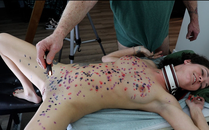 Azure Sky Films: Monica si tante seksi dengan memek mungil ini lagi asik...