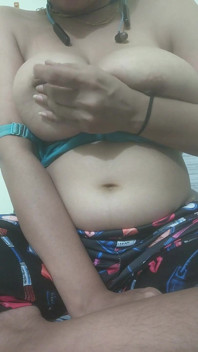Toket cewek sange ini dipuasin habis-habisan