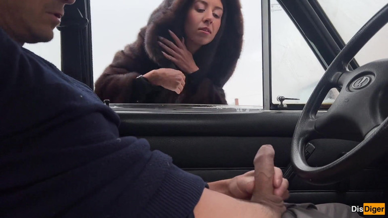 Dis Diger: Stranger Gave Me a Handjob Through the Car Window on...