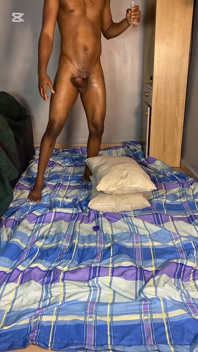 Seksowna Verse Twink nie mogła się doczekać wielkiego czarnego kutasa