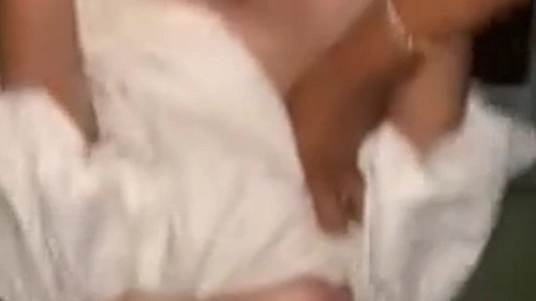 Alis babe: Ngentot memek sempit adik tiriku berhari-hari