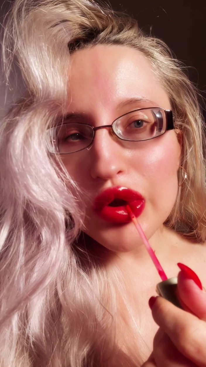 FinDom Goaldigger: Kecanduan bibir lipstik merah gloss sempurna fetish lipstik findom