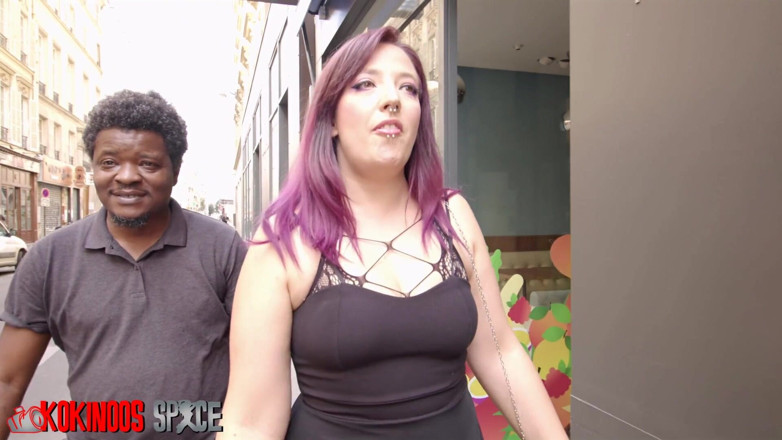 Kokinoos Space: Visite et sucer les bites d'un club libertin avec Daphnee...