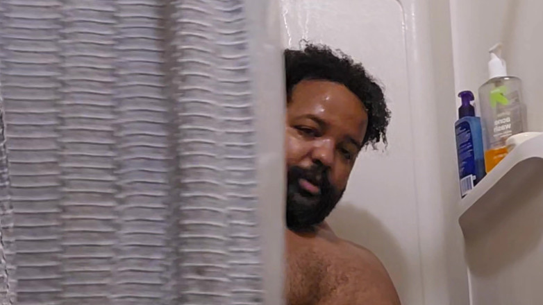 Eddie V 's solo strokes: Peeking on Black Step Dad Jerking off in the Shower