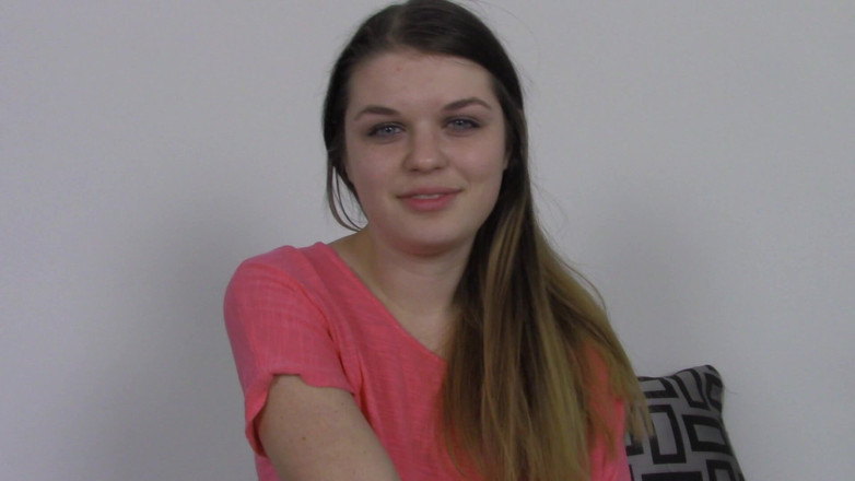 Fuzzy peach productions: Sụt cu trêu chọc với sự tham gia của Anastasia...