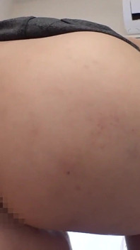 Seks fetish pantat Eimi-chan dilitupi keldai