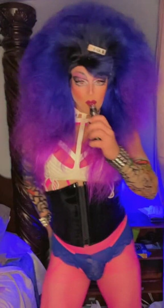 Shelly Robertss: Let me love you
