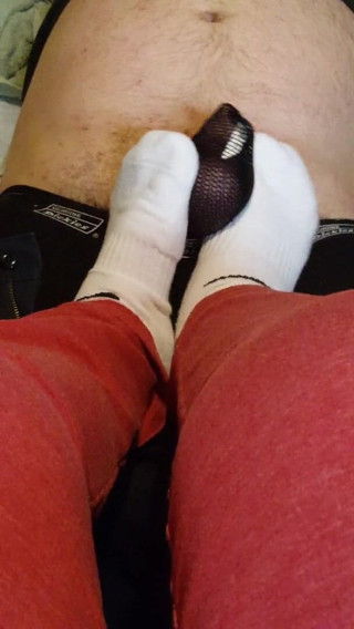 Miss Sock trampler: Calpesta il suo cazzo con i miei calzini bianchi
