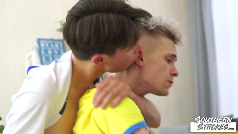 Southern Strokes: SOUTHERNSTROKES Semakin banyak