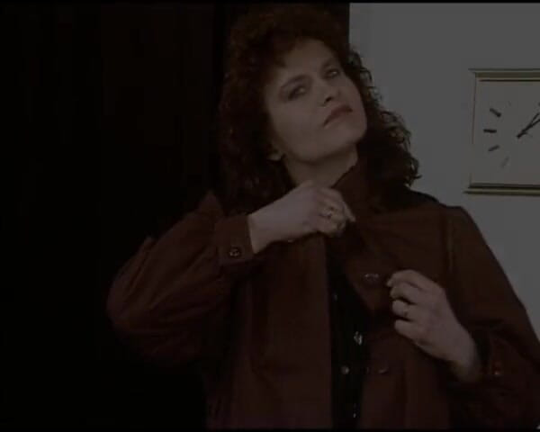 Deutsche Madchen: Gagică germană minionă în ciorapi a fost aplecată și futută