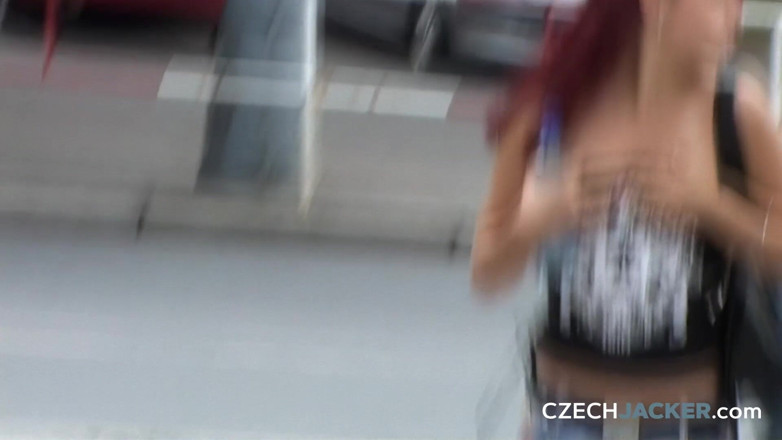 Czech Jacker: Czech jacker 4 цицьки назовні - без бюстгальтера, дика ніч
