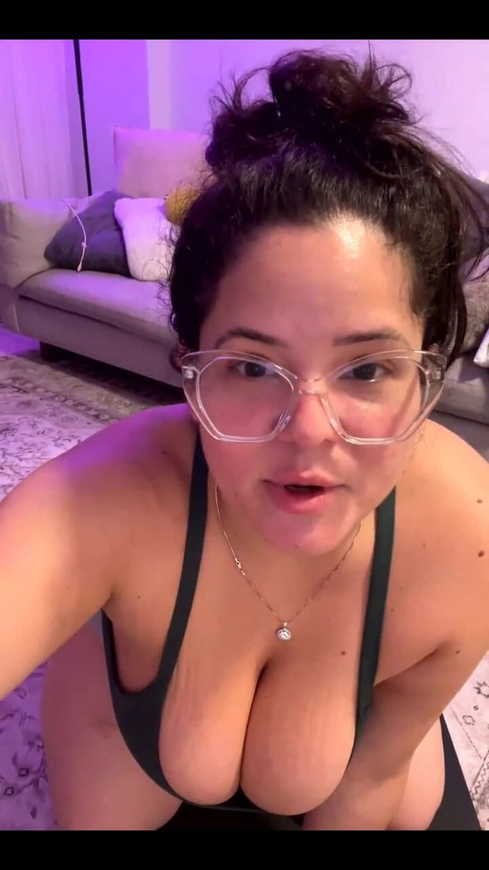 Dani Valentina: 스트림