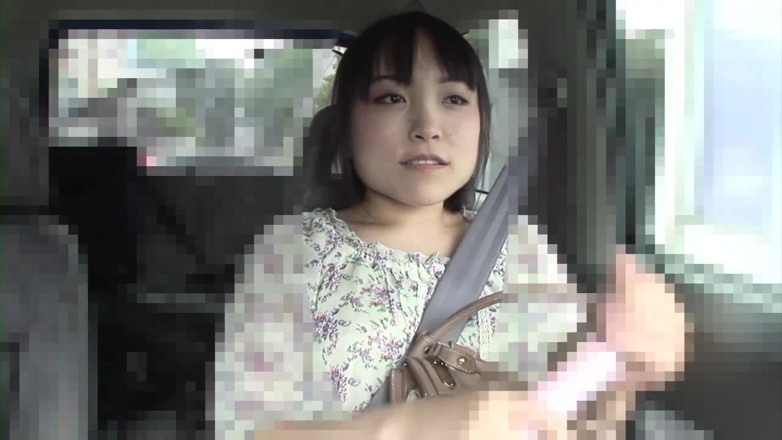 Asian Mature Climax: Arabalarında hitachi ile oynuyor