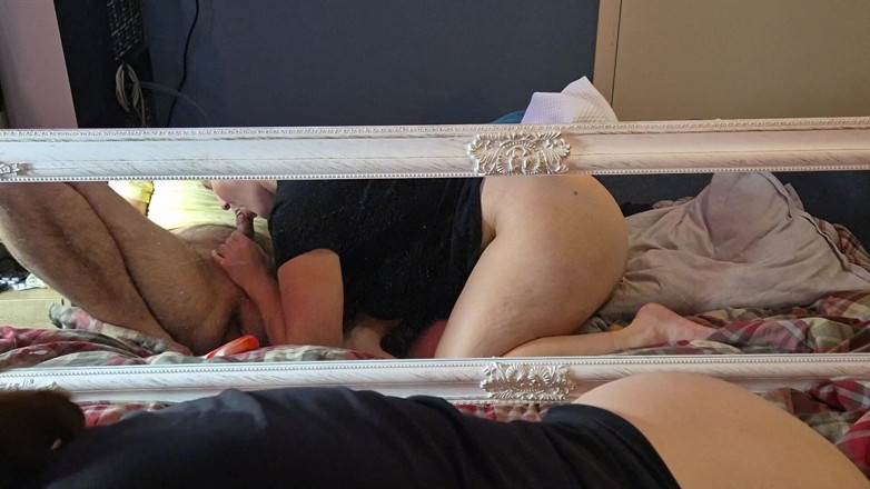 SwitchMixCouple: Si masturbano insieme davanti allo specchio