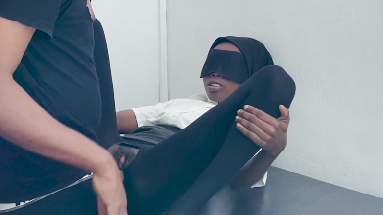 Petite Erotic Africa: สาวผิวดำตัวเล็กคนนี้ชอบโดนควยใหญ่
