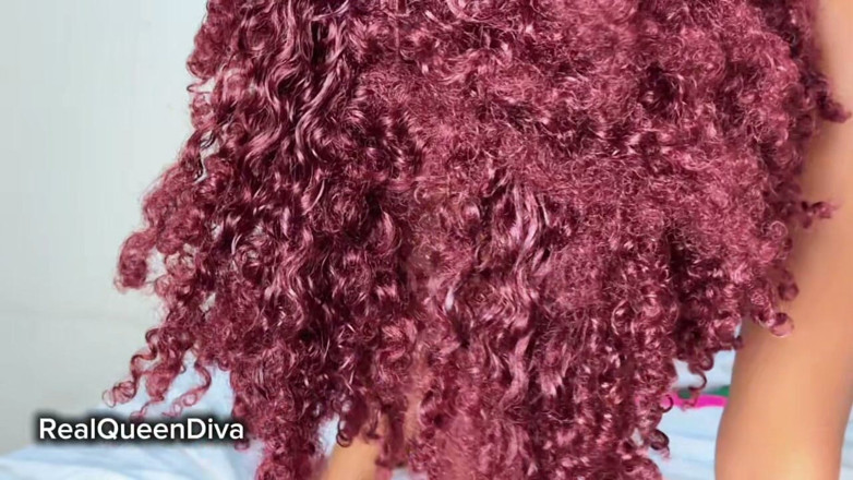 Real Queen Diva: 자비 없이 캐스팅되고 따먹히는 미시 밀프