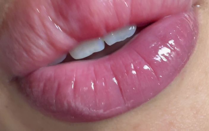 Asmr_mouth: Велетень бере цього маленького чоловіка в рот