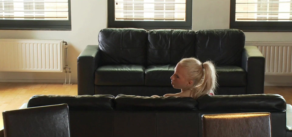 Teen clips and best blowjobs: Das blonde mädchen des dildohändlers
