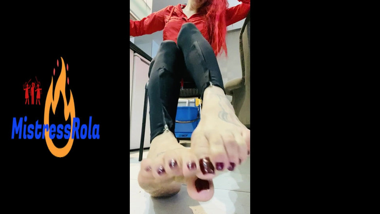 Mistressrola: Brudne stopy chcą to lizać