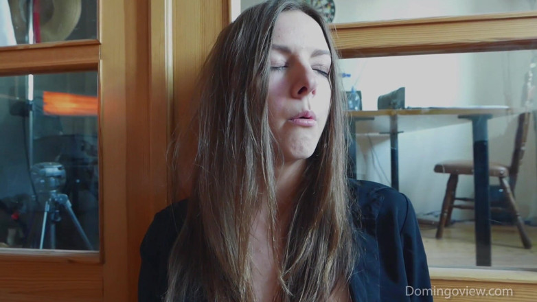 Domingo View: Rebeka Ruby That Moment