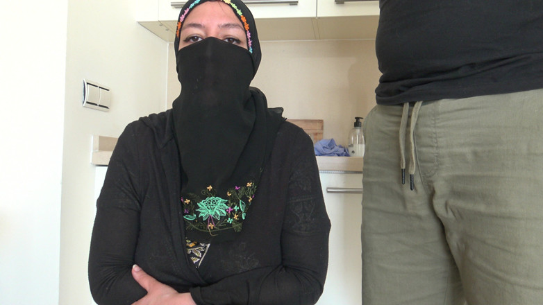 Souzan Halabi: O tânără algeriană filmează primul ei film pornografic în Marsilia pentru...