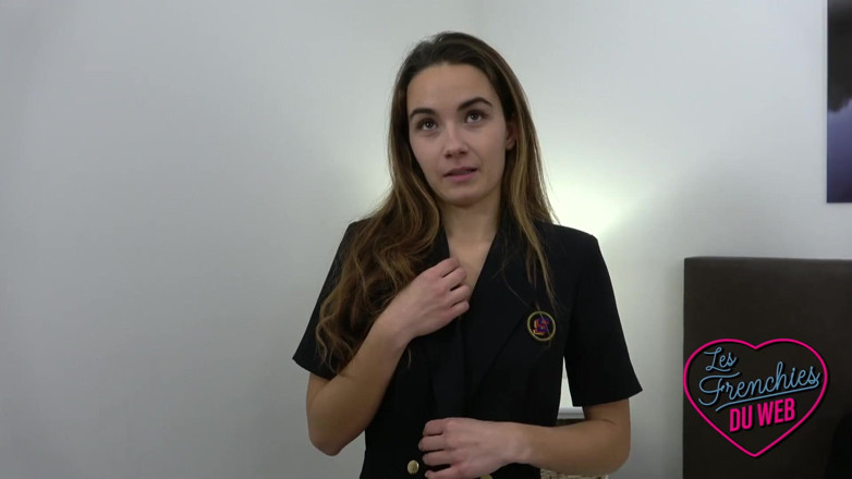 The Frenchies of the web: Natalia, perverzní dívka, která je ošukaná dvěma muži
