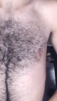 Culo peludo y pecho de una vergon argentina
