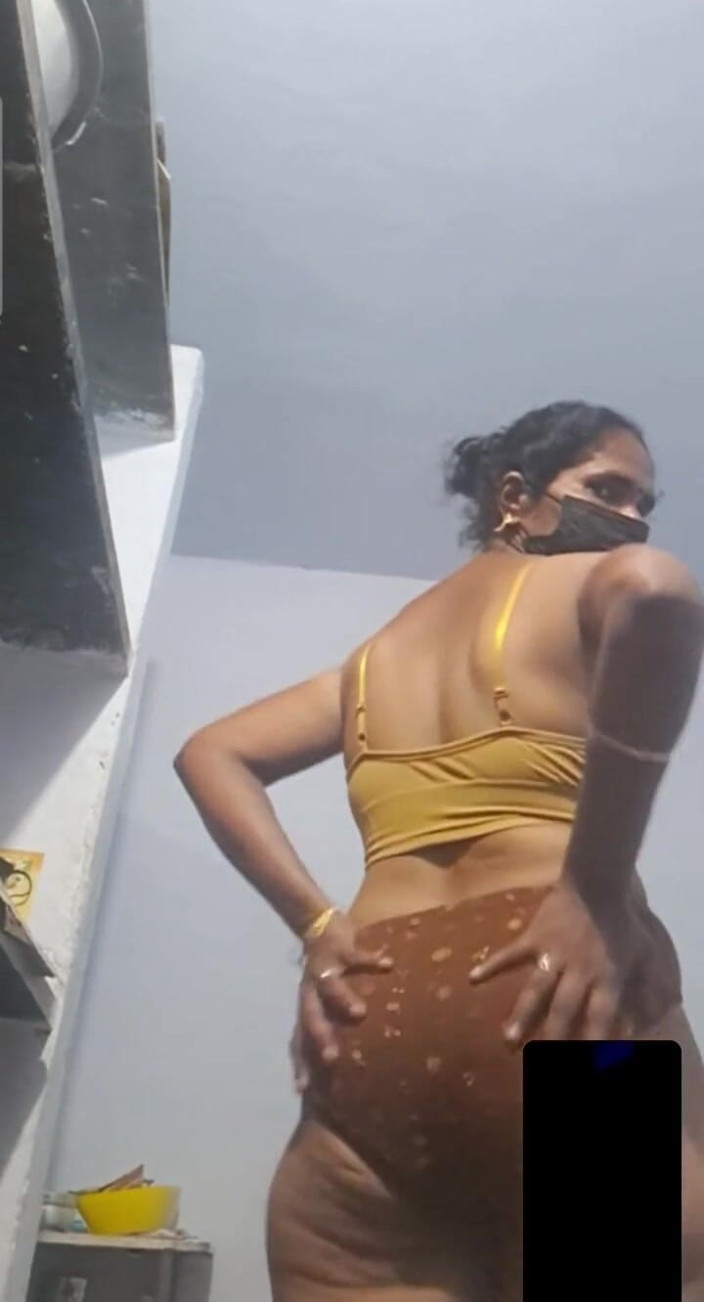 Jayaselvi: Tamilische tante genoss es im videoanruf