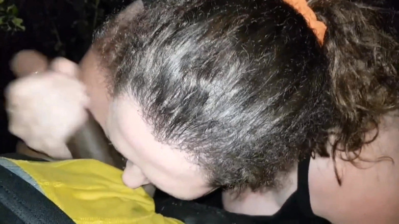 Real homemade BBW BBC porn: На моєму kness на відкритому повітрі ризикований мінет, затикання ротом на великому чорному члені