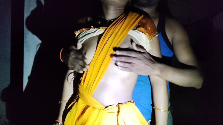 Sexywife: Hot Indian Kamwali Bai Romance in Yellow Saree